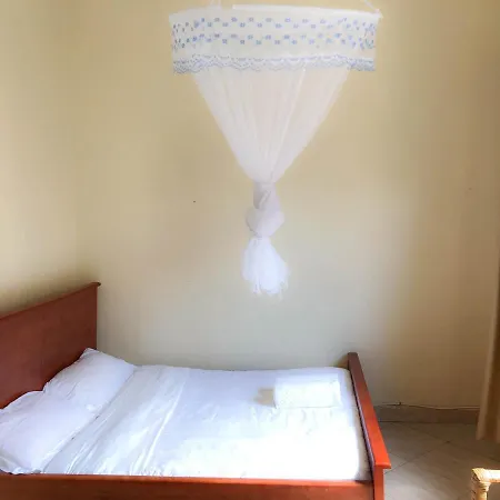 Cozy Bukoto Studio, Unlimited Wifi, Netflix & Close To Acacia Kampala Exterior photo