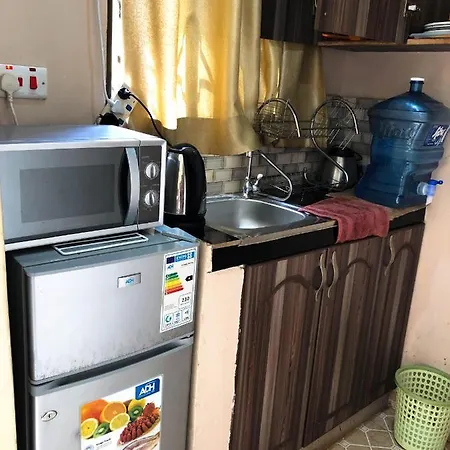 Cozy Bukoto Studio, Unlimited Wifi, Netflix & Close To Acacia Kampala Exterior photo