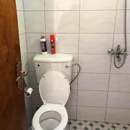 Cozy Bukoto Studio, Unlimited Wifi, Netflix & Close To Acacia Kampala Exterior photo