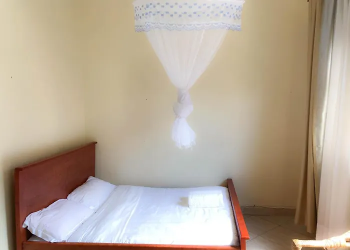 Cozy Bukoto Studio, Unlimited Wifi, Netflix & Close To Acacia