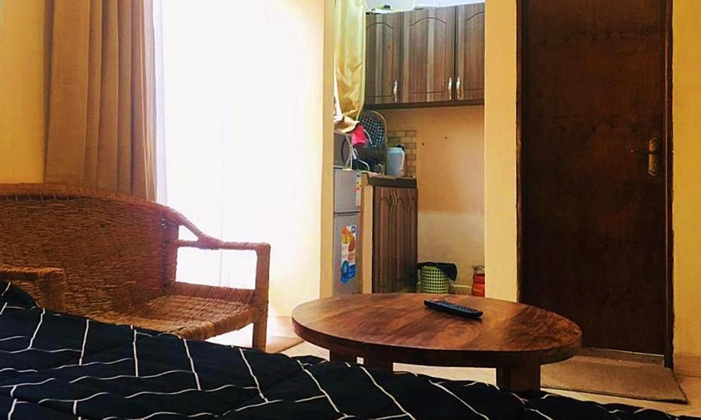 Cozy Bukoto Studio, Unlimited Wifi, Netflix & Close To Acacia Apartment