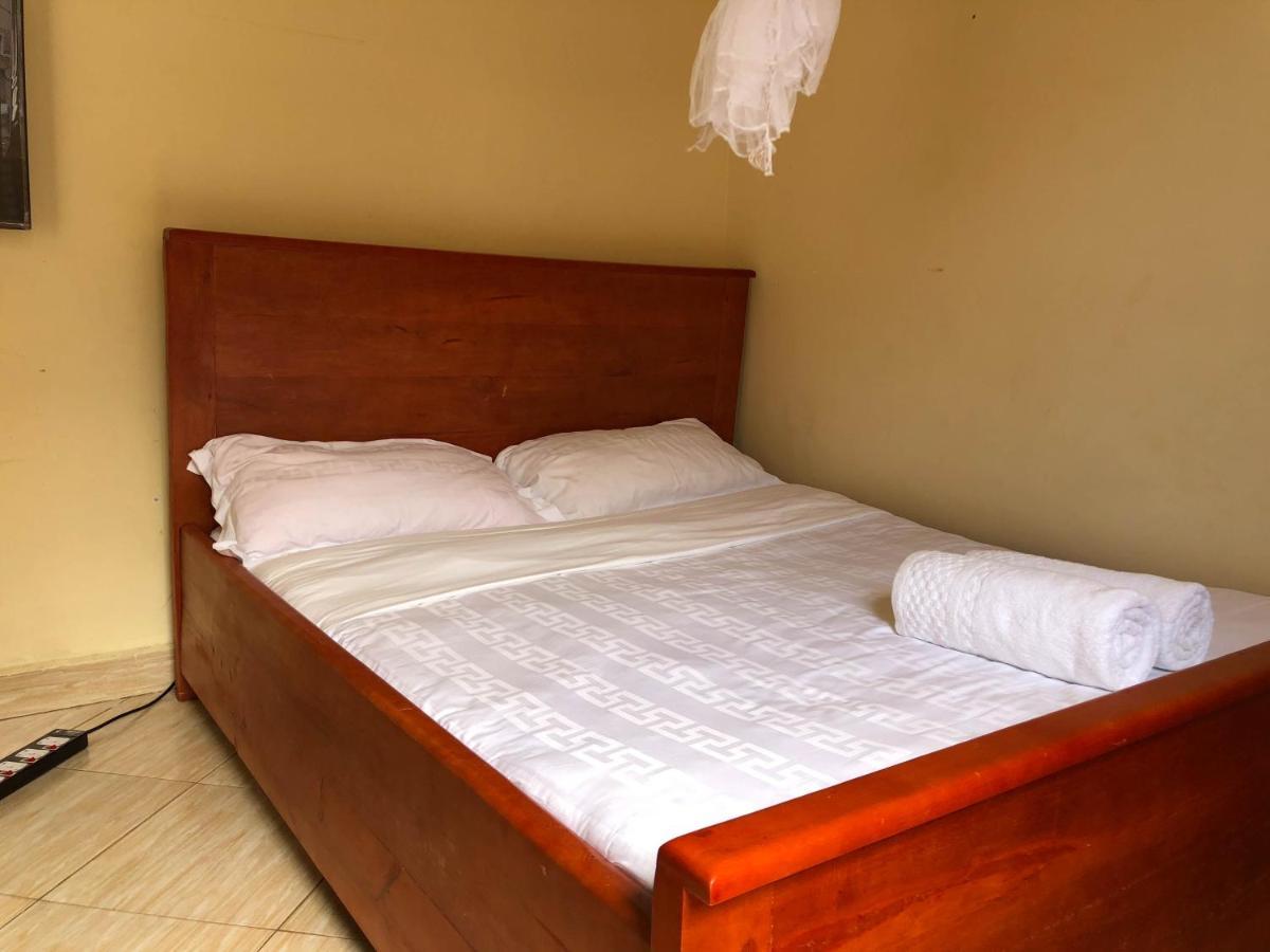 Cozy Bukoto Studio, Unlimited Wifi, Netflix & Close To Acacia Apartment
