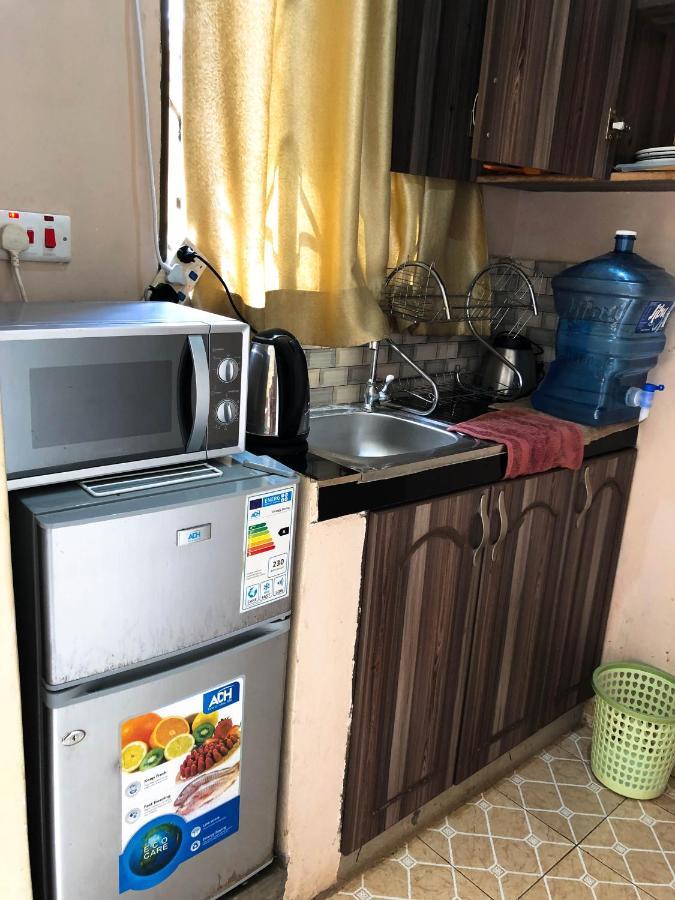 Cozy Bukoto Studio, Unlimited Wifi, Netflix & Close To Acacia * Kampala