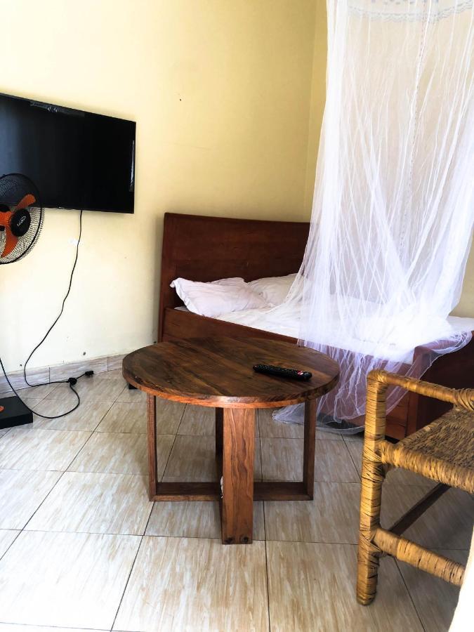 Cozy Bukoto Studio, Unlimited Wifi, Netflix & Close To Acacia * Kampala